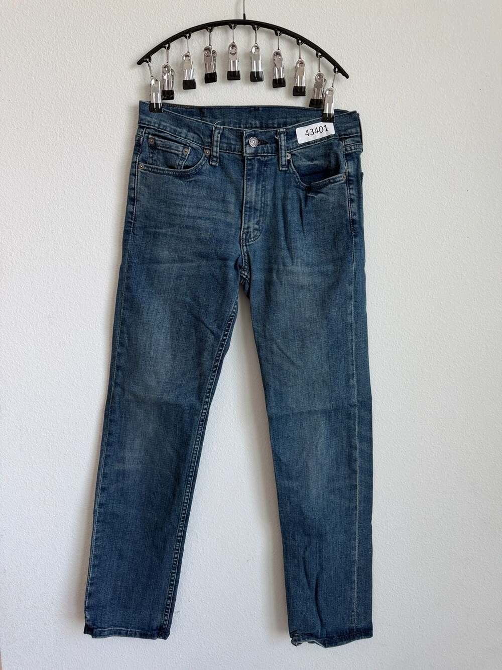 Men’s Levi's 514 Straight Fit Jeans in Medium Wash Denim size 30x32